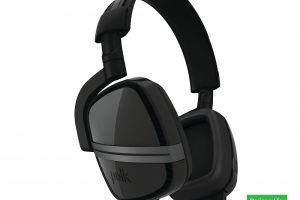 Xbox One Headsets on Display at CES 2014